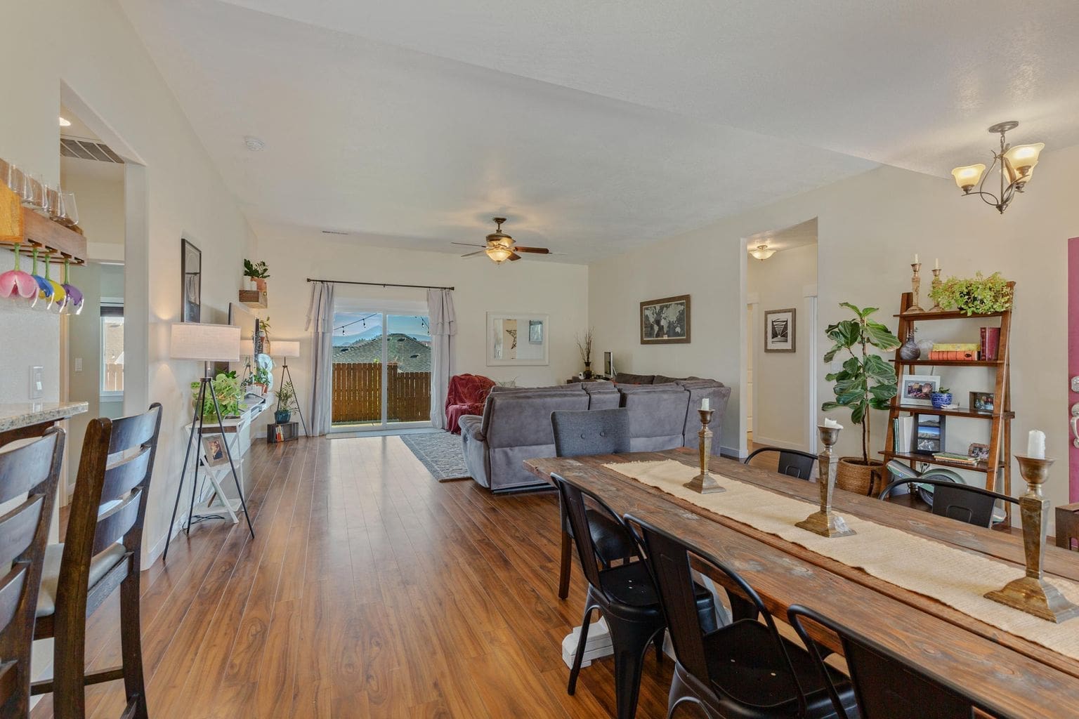 https://oregondreamsrealestate.com/wp-content/uploads/2020/11/20201105021436335919000000-o.jpg
