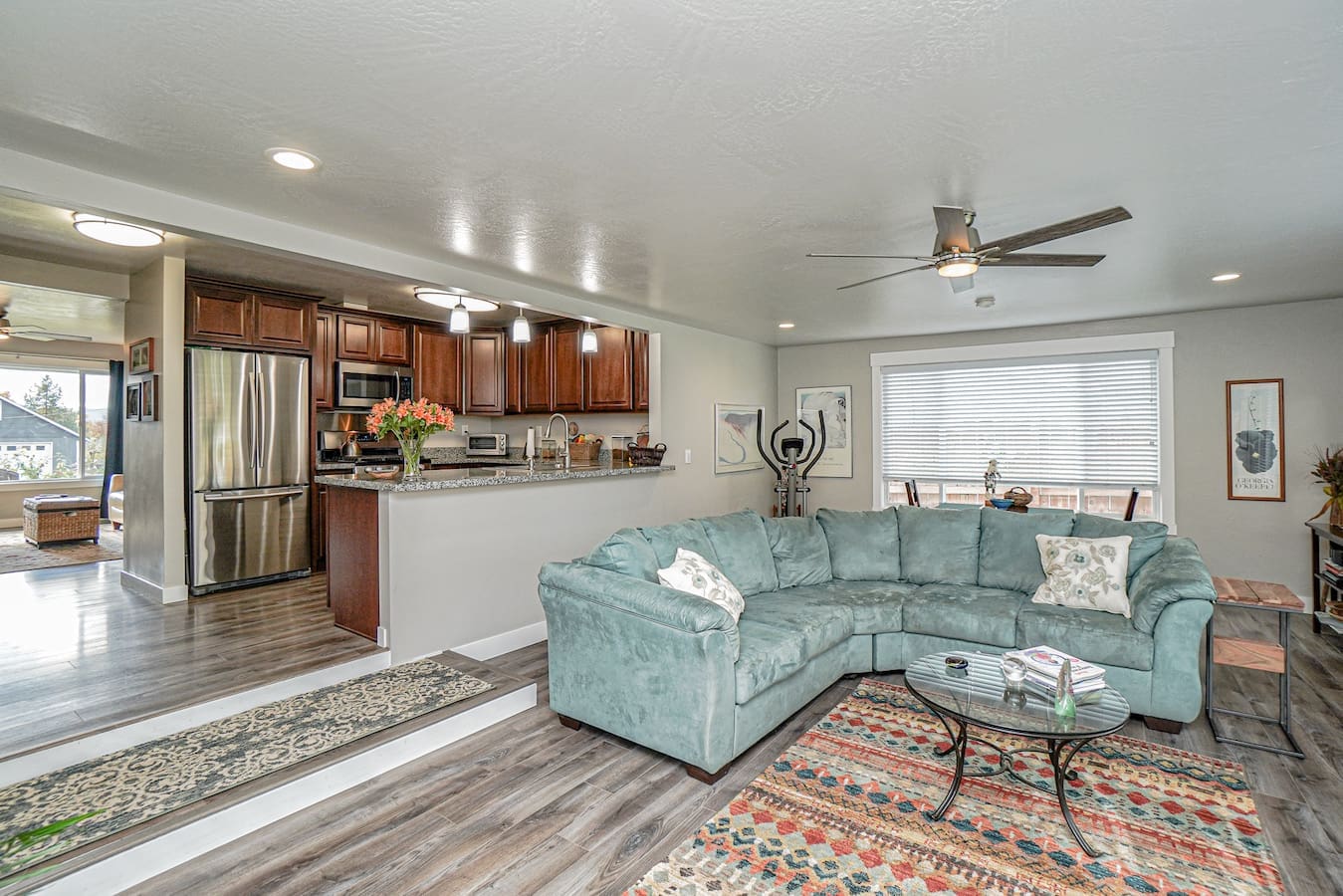 https://oregondreamsrealestate.com/wp-content/uploads/2021/11/DSC08132-1.jpg