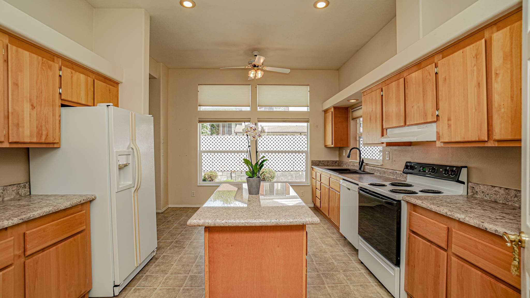 https://oregondreamsrealestate.com/wp-content/uploads/2022/04/DSC05722.jpg